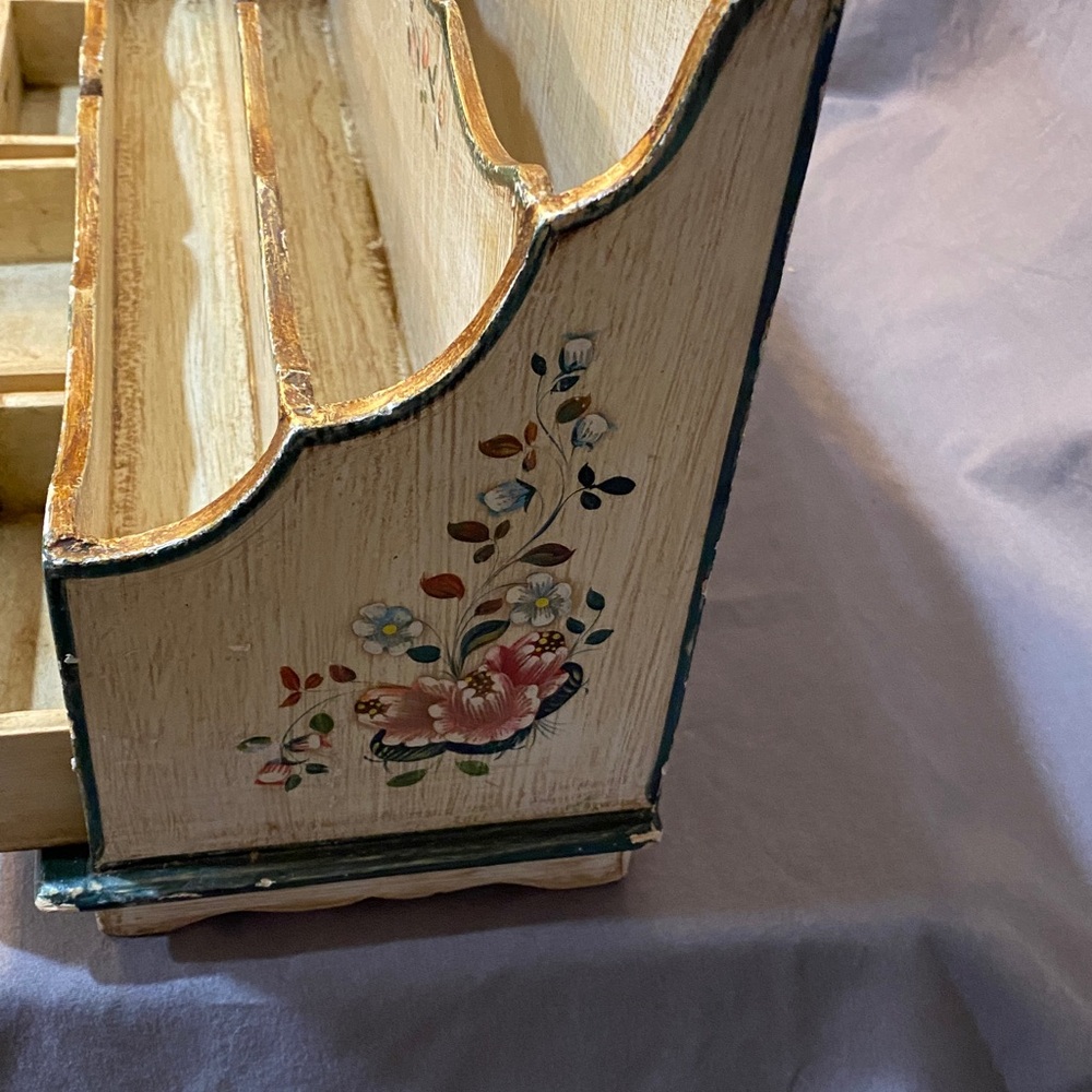 Vintage Floral Painted Wooden Organizer - Picture 4 of 7